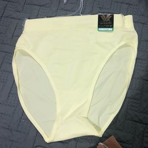 Wacoal B-Smooth Seamless Hi-Cut Brief